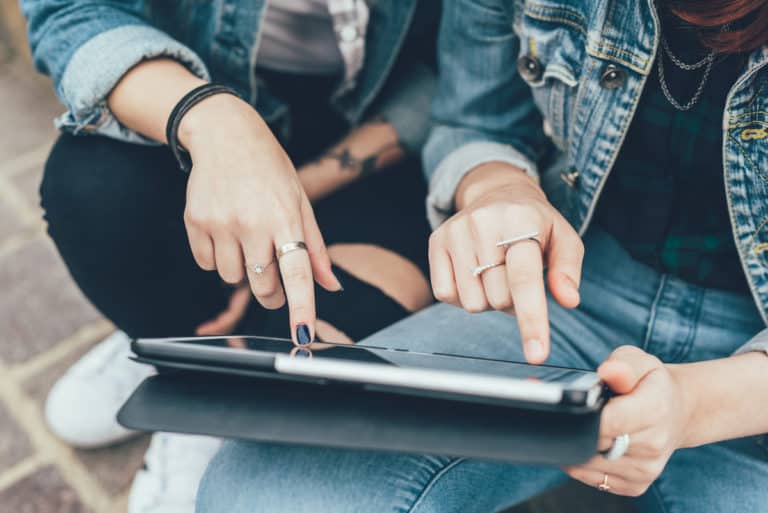 Landing pages vs homepages for effective website design and user engagement.